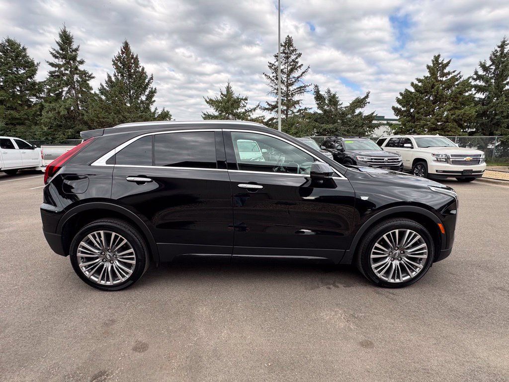 Used 2024 Cadillac XT4 Premium Luxury w/ Technology Package AWD/4WD image 7