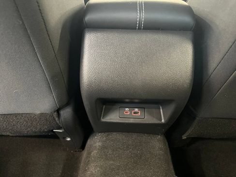 Used 2025 Nissan Altima 2.5 SV AWD/4WD image 19