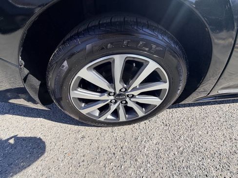 Used 2018 Lincoln Continental Premiere Livery AWD 4dr Sedan w/ Equipment Group 500A image 42