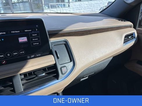 Used 2021 Chevrolet Tahoe Premier w/ Premium Package image 4