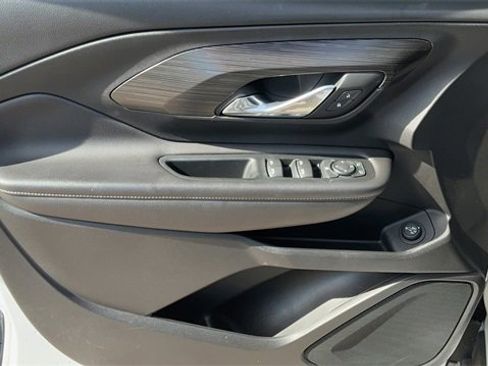 Used 2022 GMC Terrain SLE w/ Driver Convenience Package image 15