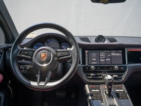 Certified 2023 Porsche Macan S AWD/4WD image 22