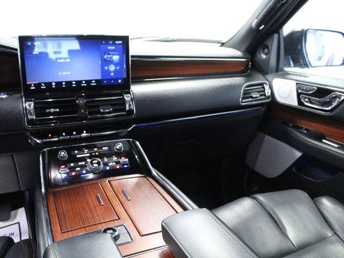 Used 2023 Lincoln Navigator L Reserve w/ Equipment Group 201A image 20