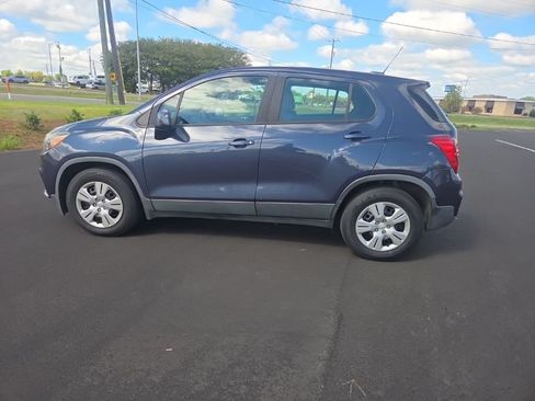Used 2018 Chevrolet Trax LS FWD image 8