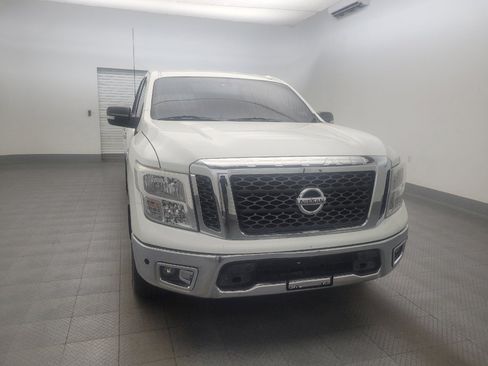 Used 2017 Nissan Titan SV RWD image 14
