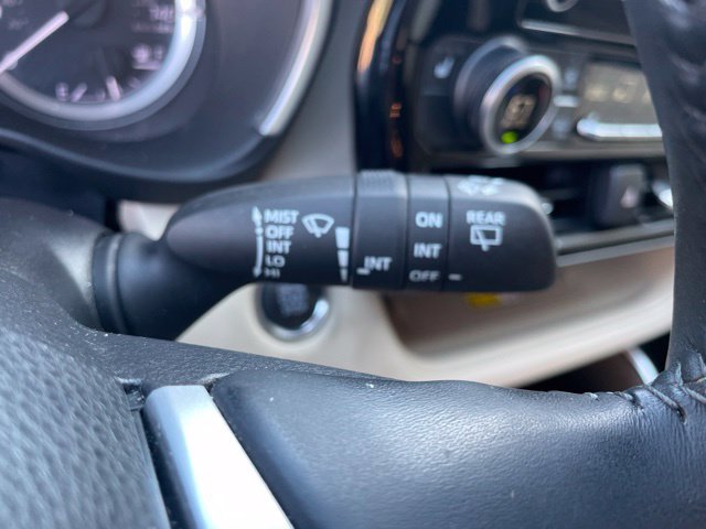 Used 2023 Toyota Highlander XLE AWD/4WD image 30