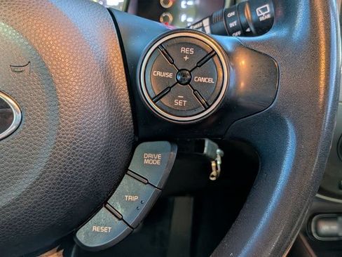 Used 2019 Kia Soul FWD image 26