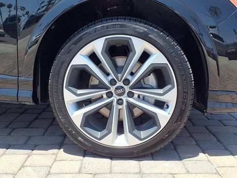 Used 2021 Audi Q3 2.0T Premium w/ Convenience Package AWD/4WD image 8