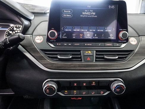 Used 2024 Nissan Altima 2.5 SV image 18