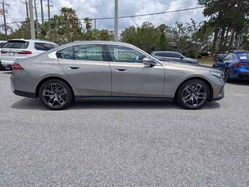 Used 2026 BMW 530i w/ Premium Package RWD image 4