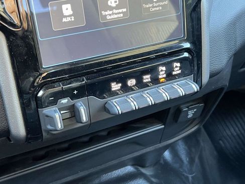 Used 2024 RAM 2500 Big Horn w/ Night Edition image 13