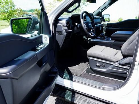 Used 2025 Ford F150 XLT w/ Equipment Group 301A Standard image 13