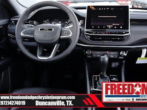 New 2026 Jeep Compass Latitude image 17