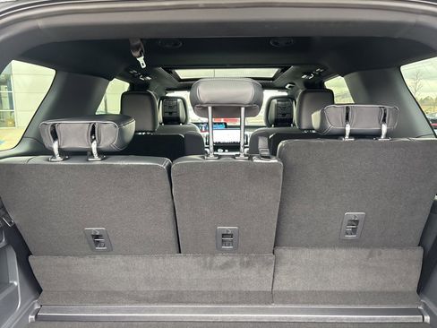 New 2026 Ford Expedition Platinum w/ Stealth Appearance Package image 9