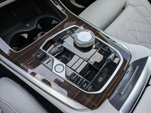 New 2026 BMW X5 xDrive50e w/ Executive Package image 15