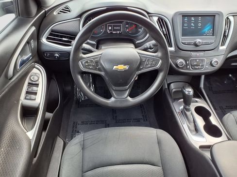 Used 2017 Chevrolet Malibu LS FWD image 9