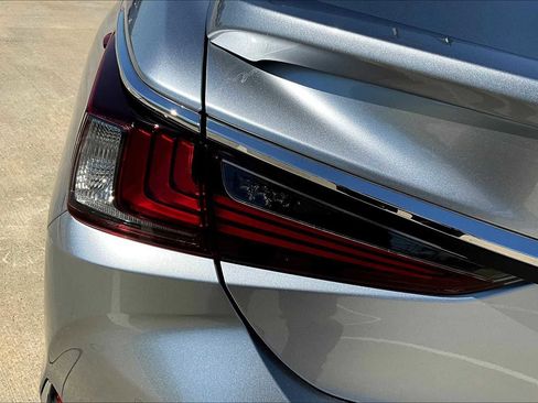 Certified 2024 Lexus ES 300h Ultra Luxury image 28