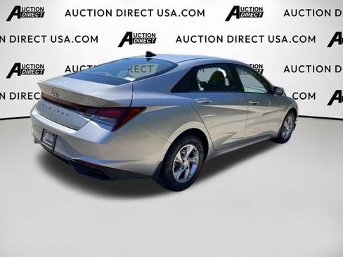 Used 2022 Hyundai Elantra SE w/ Cargo Package FWD image 19