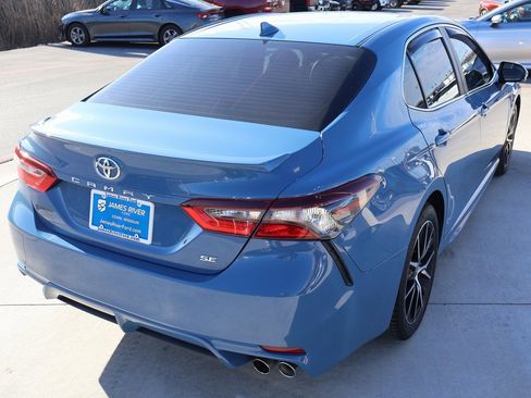 Used 2023 Toyota Camry SE image 5