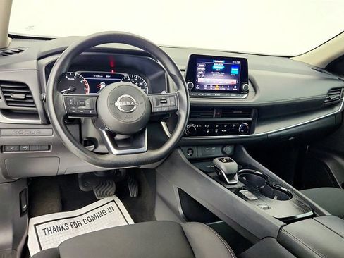 Used 2024 Nissan Rogue S FWD image 12