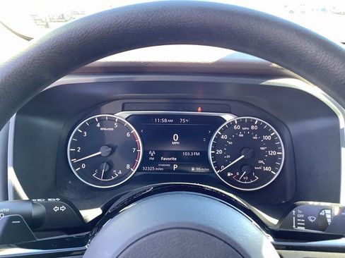 Used 2023 Nissan Rogue SV image 14