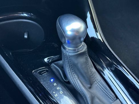 Used 2021 Toyota C-HR XLE FWD image 22