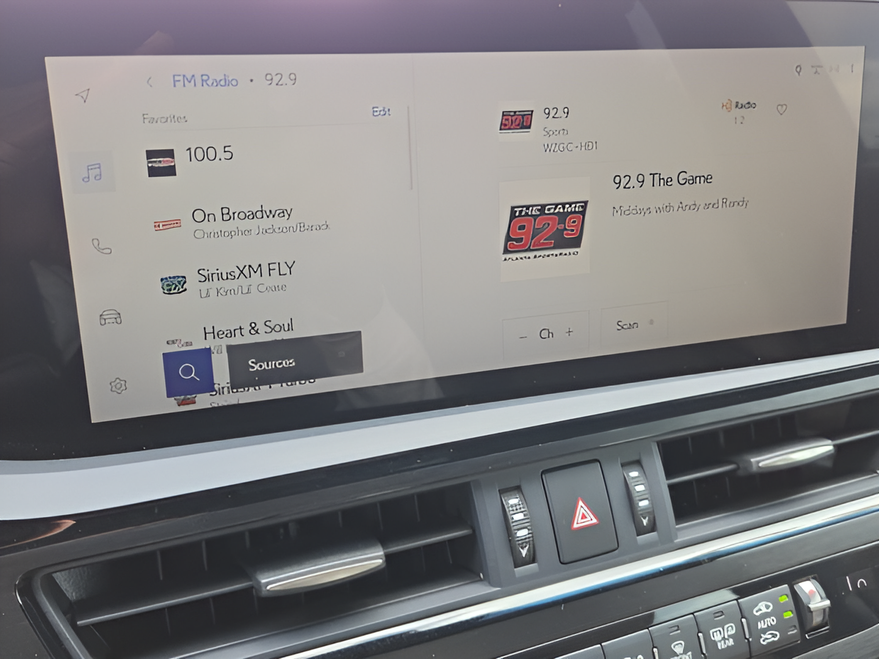Certified 2023 Lexus ES 300h Ultra Luxury w/ Accessory Package (Z2) FWD image 18
