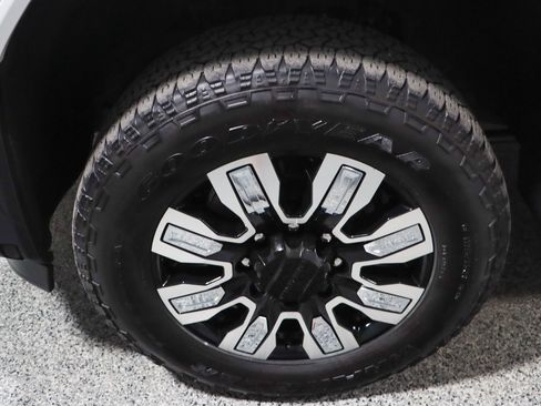 Used 2024 GMC Sierra 2500 Denali w/ Denali Reserve Package image 11