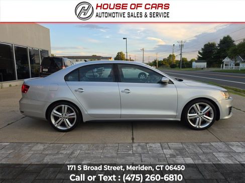 Used 2015 Volkswagen Jetta GLI SE FWD image 3