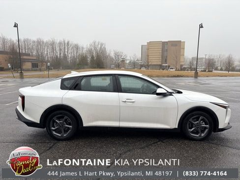 Certified 2025 Kia K4 LXS image 6