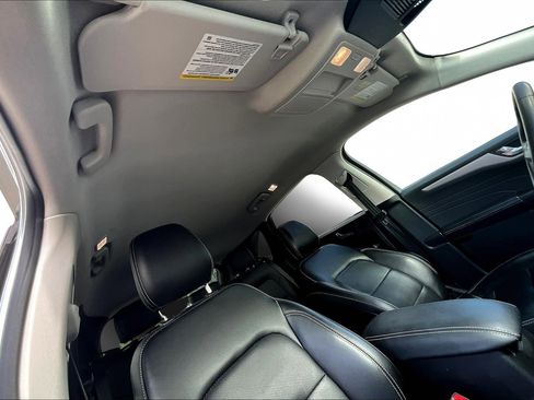 Used 2022 Ford Escape SEL w/ Technology Package image 29