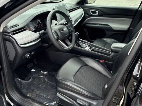 Used 2022 Jeep Compass Latitude AWD/4WD image 9
