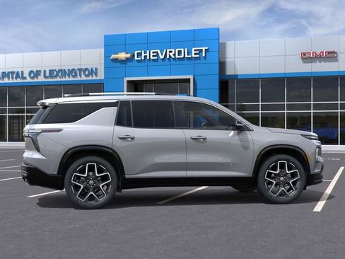New 2026 Chevrolet Traverse High Country image 5