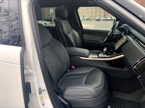 Used 2024 Land Rover Range Rover Sport SE image 8