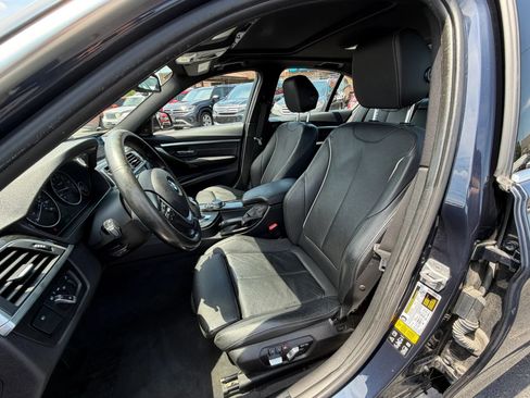 Used 2017 BMW 340i xDrive Sedan AWD/4WD image 11