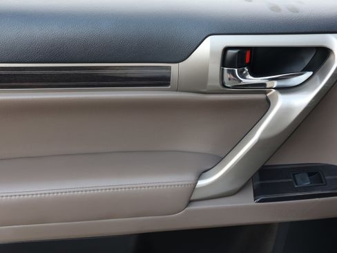 Used 2020 Lexus GX 460 Premium image 34