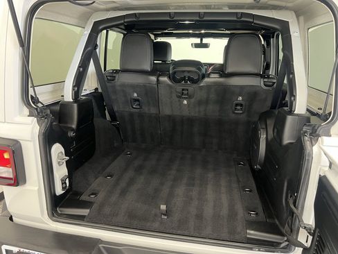 Used 2021 Jeep Wrangler Unlimited Rubicon w/ Uconnect 4C Nav & Sound Group image 7