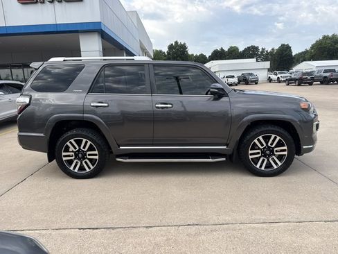 Used 2019 Toyota 4Runner Limited AWD/4WD image 2