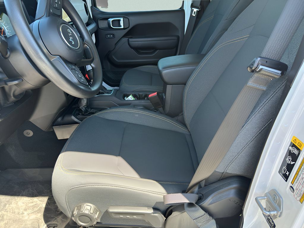 Used 2024 Jeep Gladiator Sport AWD/4WD image 10