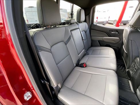 Used 2025 Chevrolet Colorado ZR2 w/ Technology Package image 18