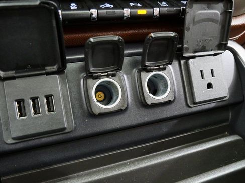 Used 2015 Chevrolet Silverado 2500 High Country w/ Duramax Plus Package image 30