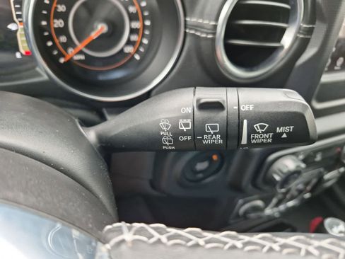 Used 2021 Jeep Wrangler Unlimited Sahara w/ LED Lighting Group AWD/4WD image 26