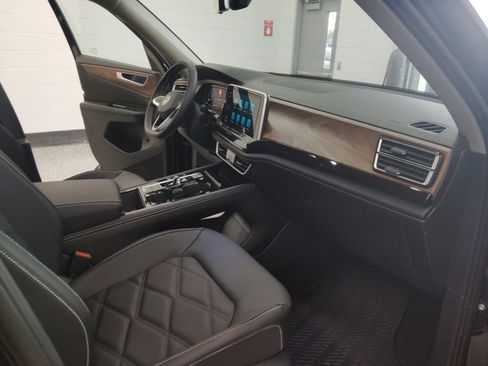 New 2026 Volkswagen Atlas SE image 16