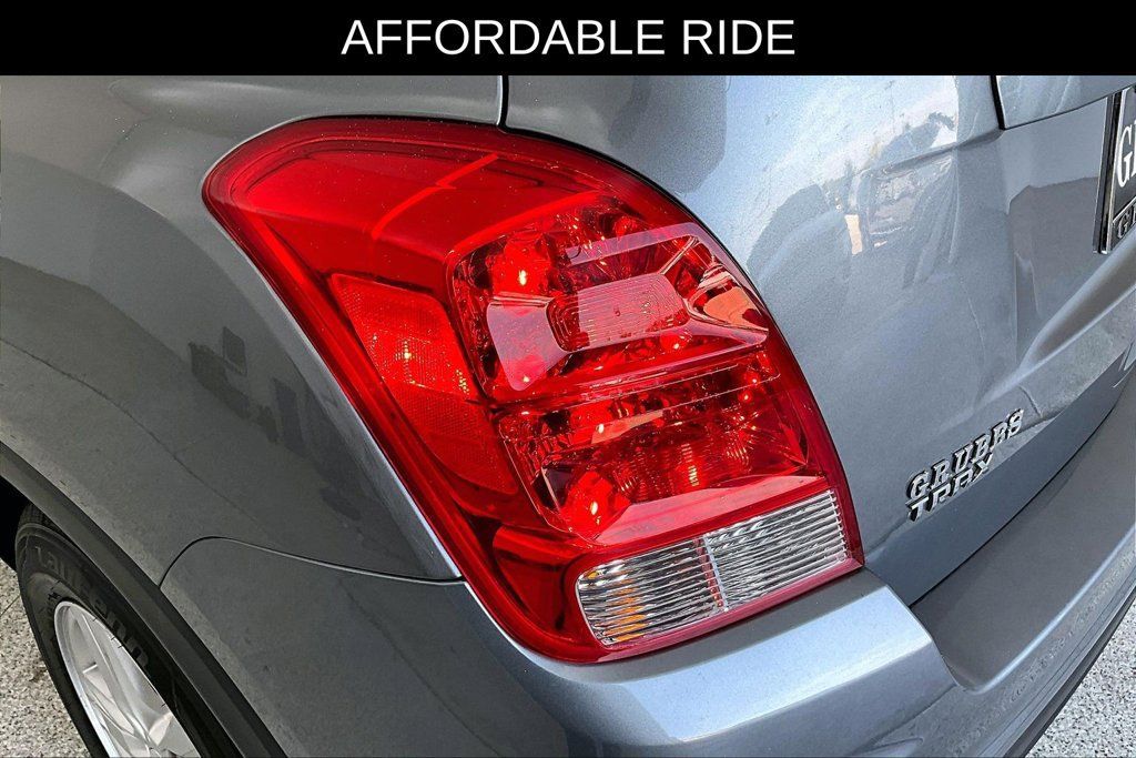 Used 2020 Chevrolet Trax LS w/ Tint and Cruise Package FWD image 39