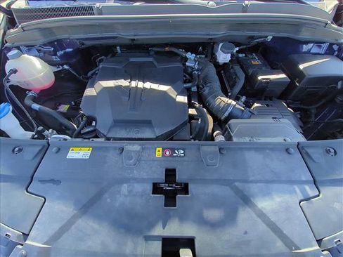 Used 2025 Kia Carnival image 24