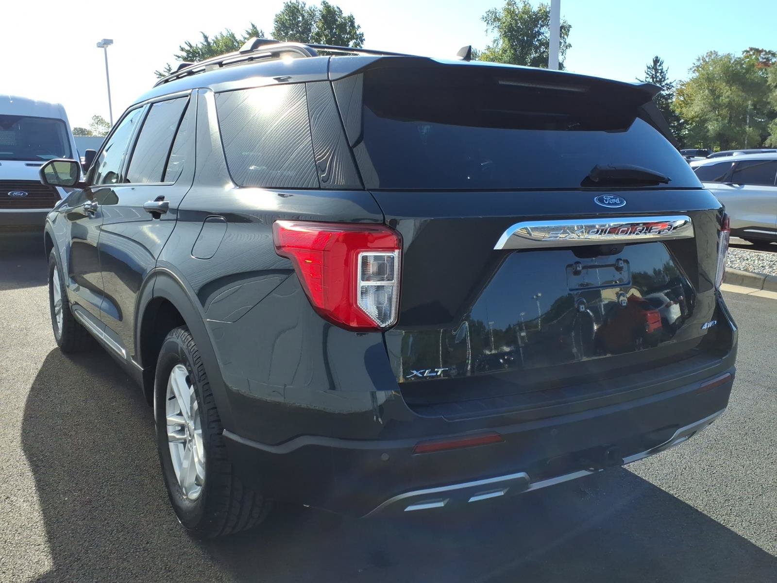 Certified 2023 Ford Explorer XLT w/ Equipment Group 202A AWD/4WD image 4