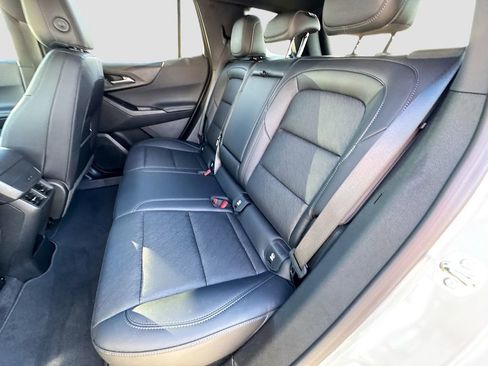 Used 2025 Chevrolet Equinox LT w/ Convenience Package II image 23