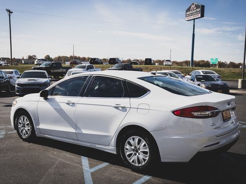 Used 2019 Ford Fusion S image 20