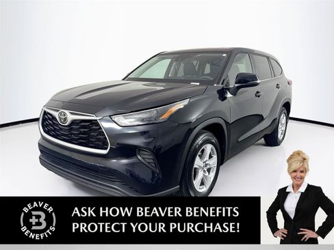 Used 2023 Toyota Highlander L FWD image 1