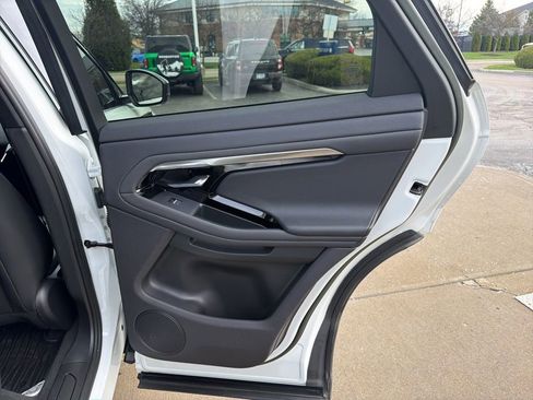 Used 2023 Land Rover Range Rover Evoque S image 44